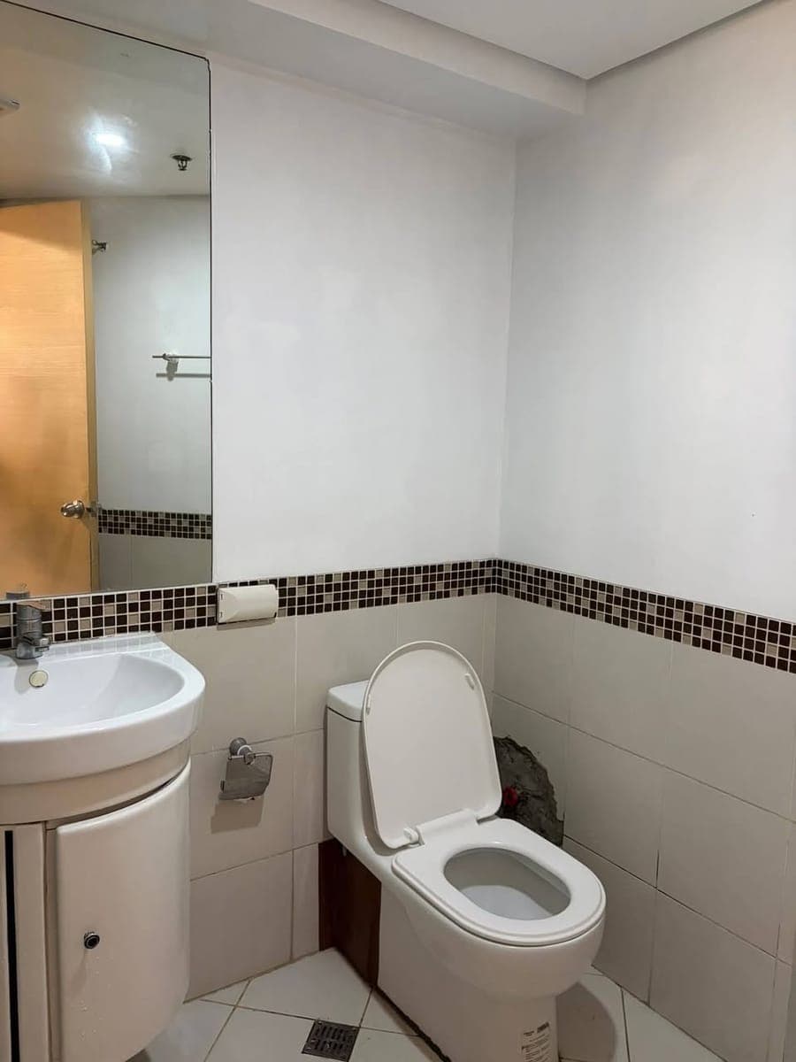 FOR RENT — 1BR w/ Balcony | Pet Friendly | Move-in Ready - photo 5