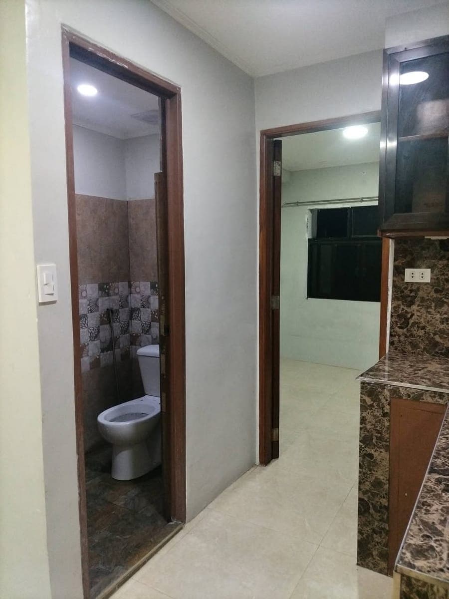 1BR apartment with balcony located in East Rembo available last week of May - photo 3