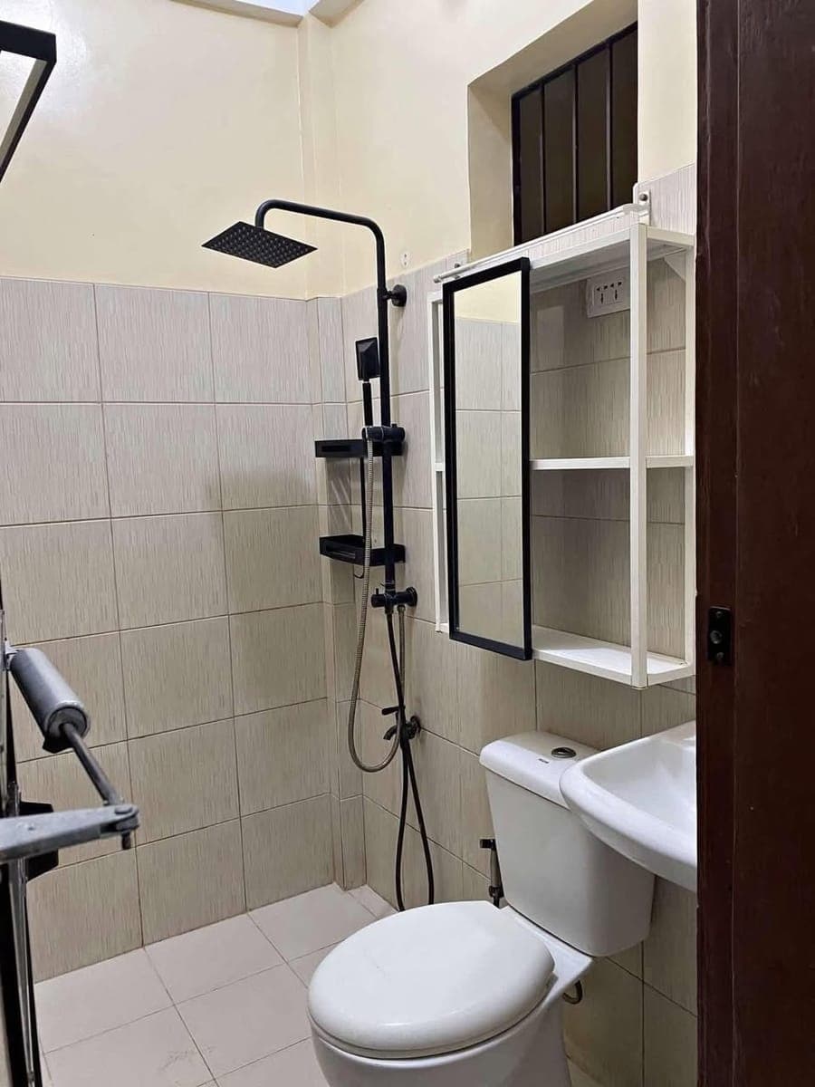 STUDIO FOR RENT – PERFECT FOR WORK-FROM-HOME PROS! - photo 2