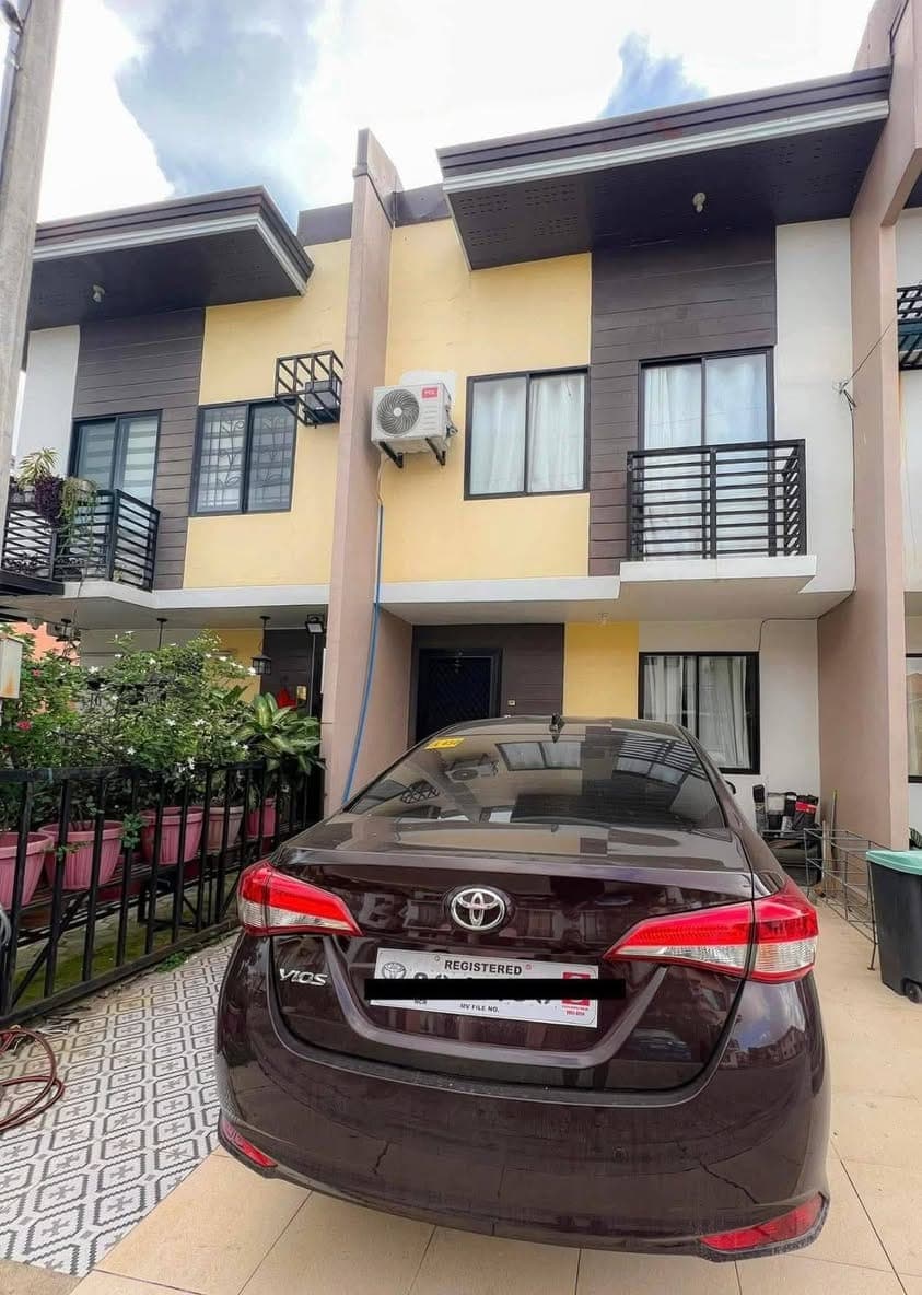 Semi Furnished 2-Storey Townhouse for Rent 🏡 - photo 1