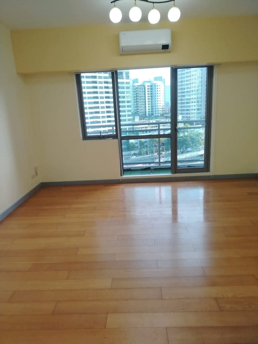 📍 CONDO UNIT FOR LEASE - photo 4