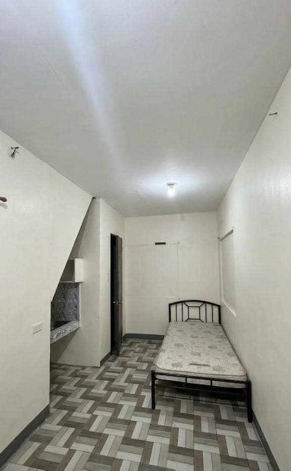 FOR RENT EAST REMBO AREA - photo 1