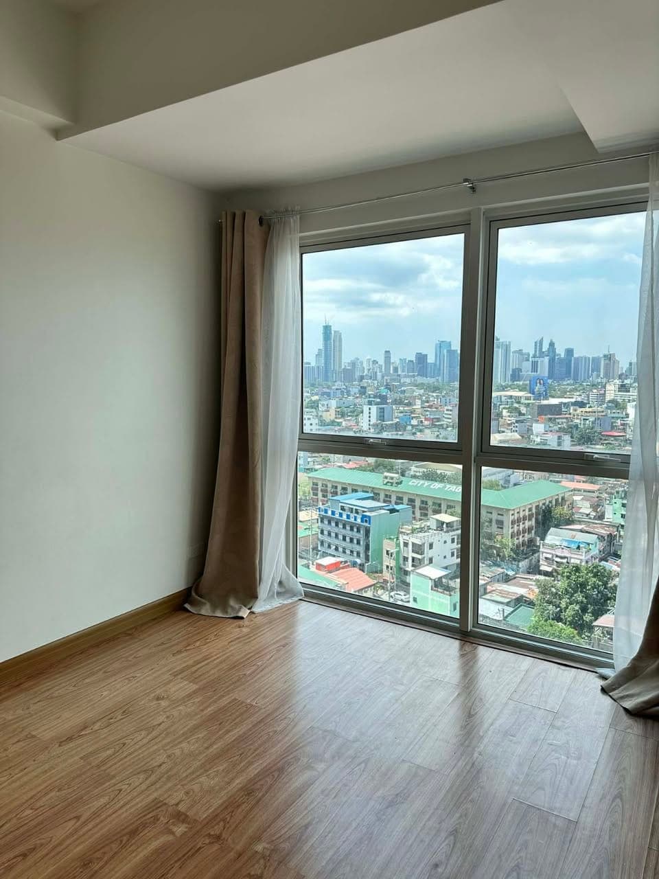 FOR RENT: Semi-furnished 1-Bedroom at Times Square West, BGC - photo 1