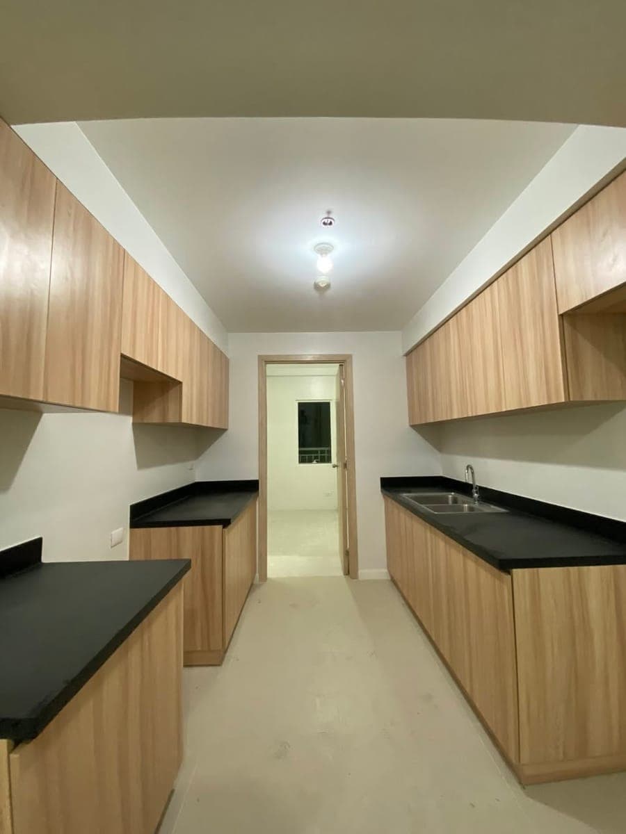 For Lease: - photo 1