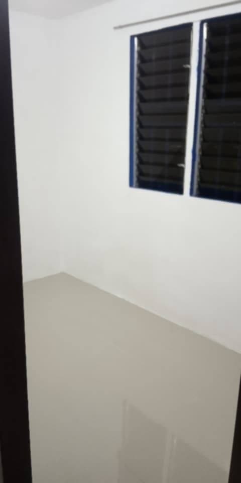 Room for rent available June 4 studio type own cr lababo metro submeter loc. Brgy cental signal tagu... - photo 1