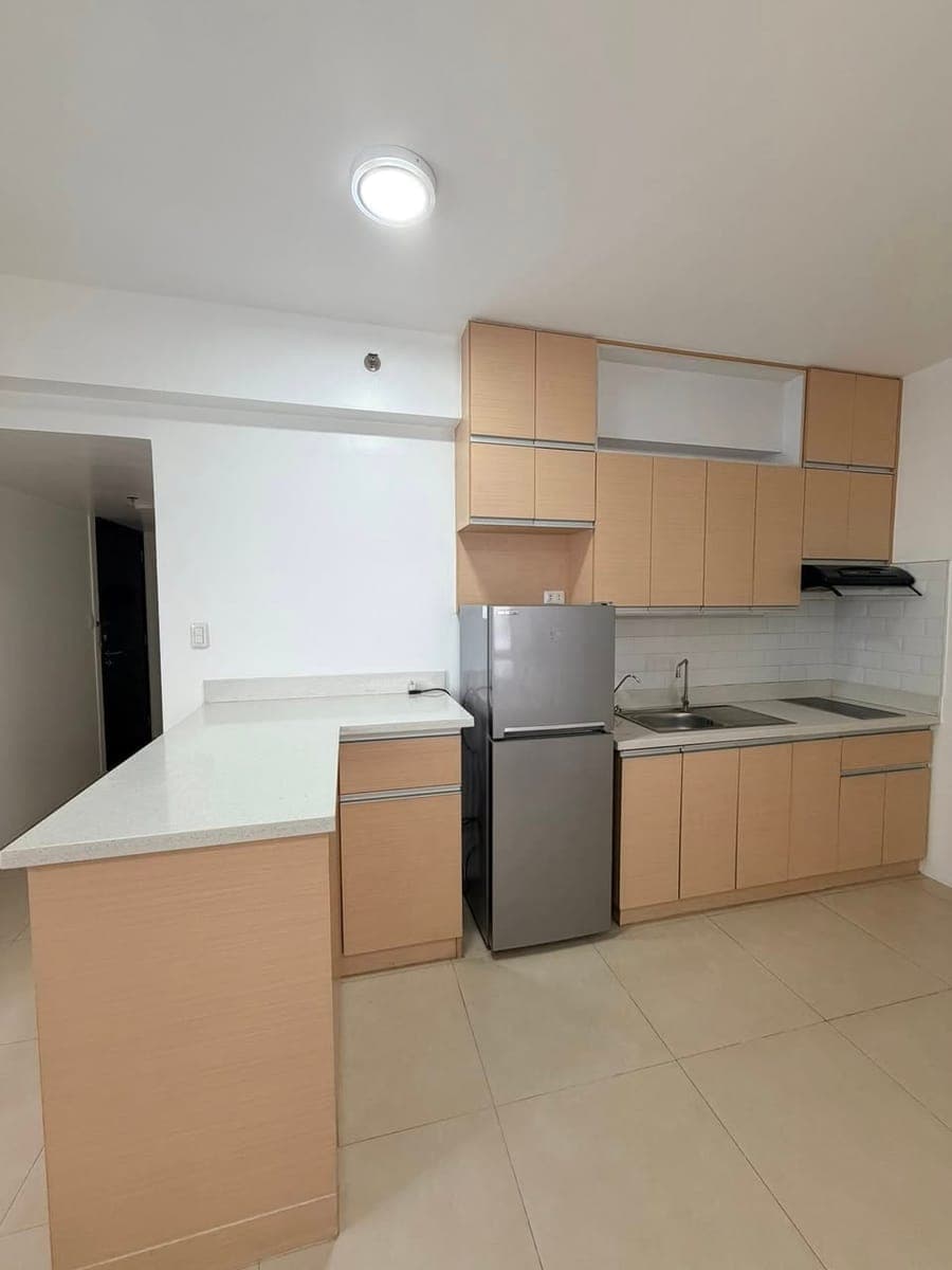 🏢 For Rent: 1-Bedroom 41sqm Furnished Condominium Unit 🏢 - photo 1