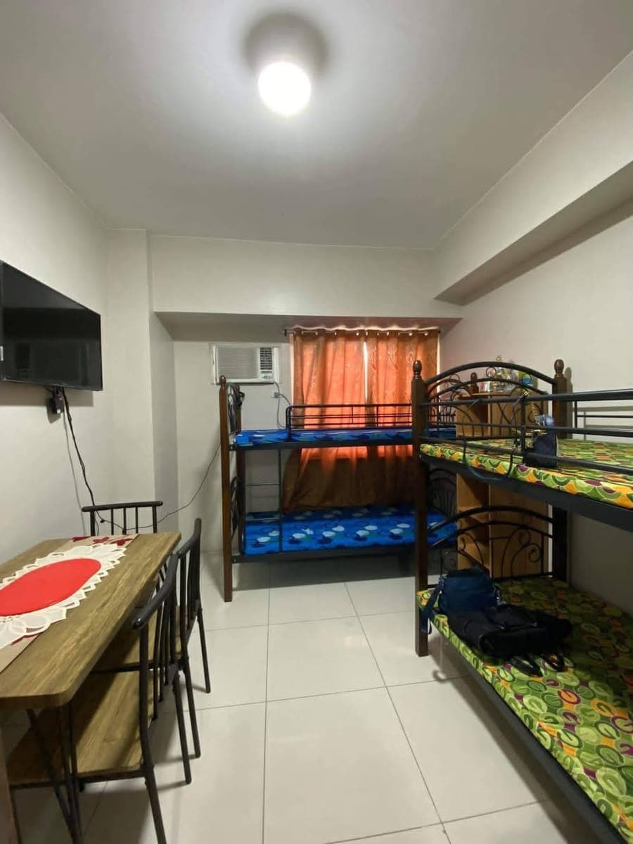 RUSH CONDO UNIT FOR RENT - photo 1