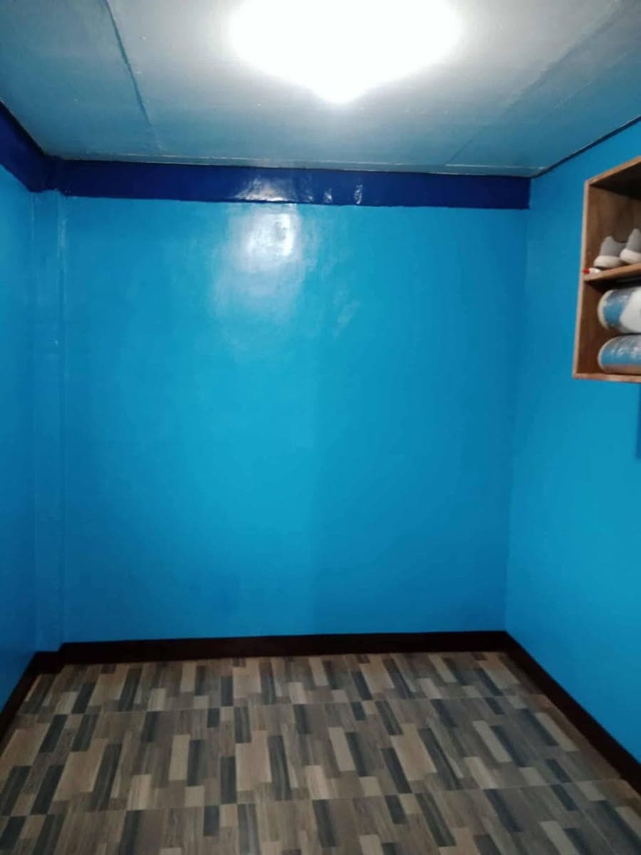 2 Bedroom APARTMENT with its own CR and SINK . (4th floor) - photo 2