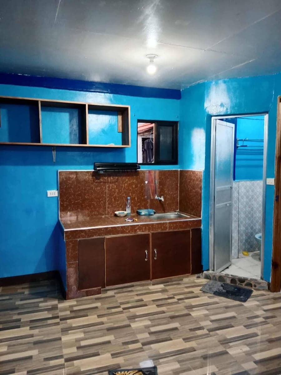 2 Bedroom APARTMENT with its own CR and SINK . (4th floor) - photo 4