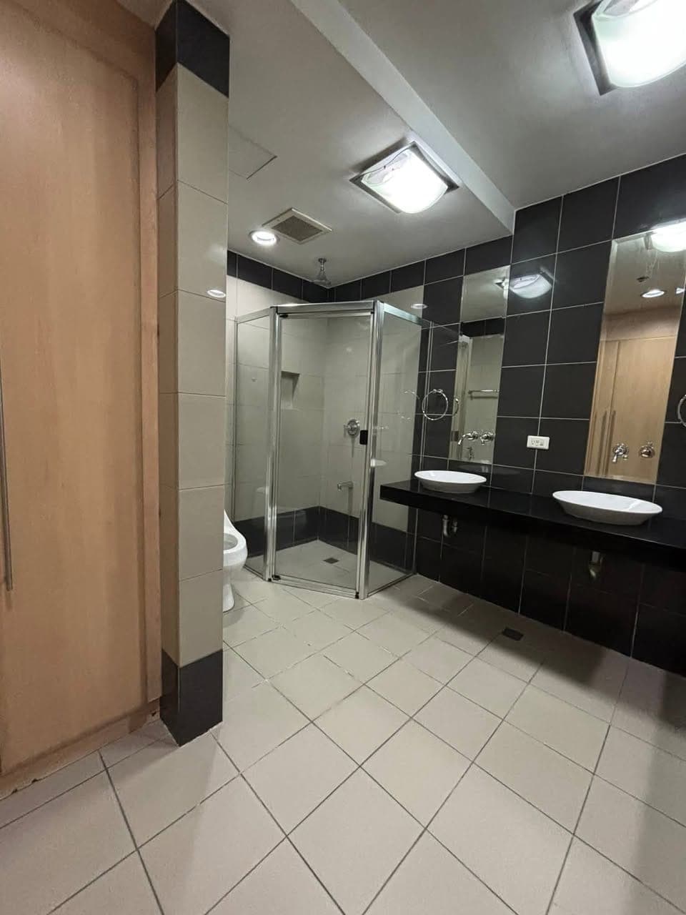 ‼️𝐅𝐎𝐑 RENT🏢ONE MCKINLEY, BGC - photo 3