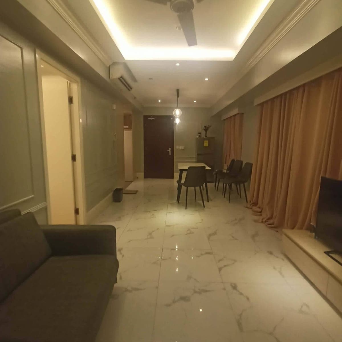 🏙️ FOR LEASE – 1BR Corner Unit w/ Balcony - photo 2