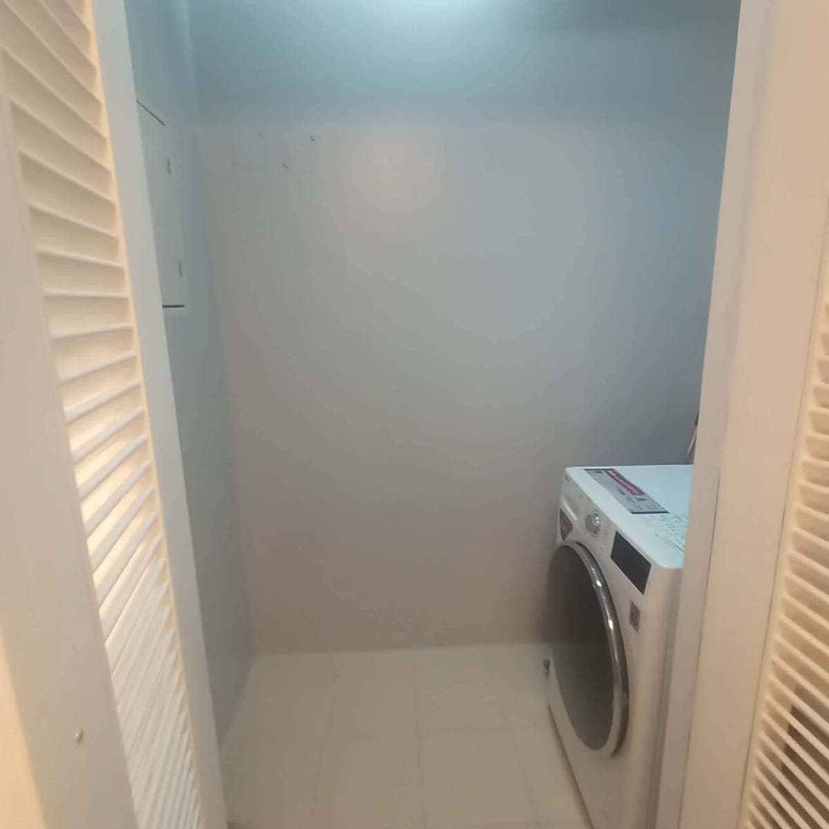 🏙️ FOR LEASE – 1BR Corner Unit w/ Balcony - photo 5
