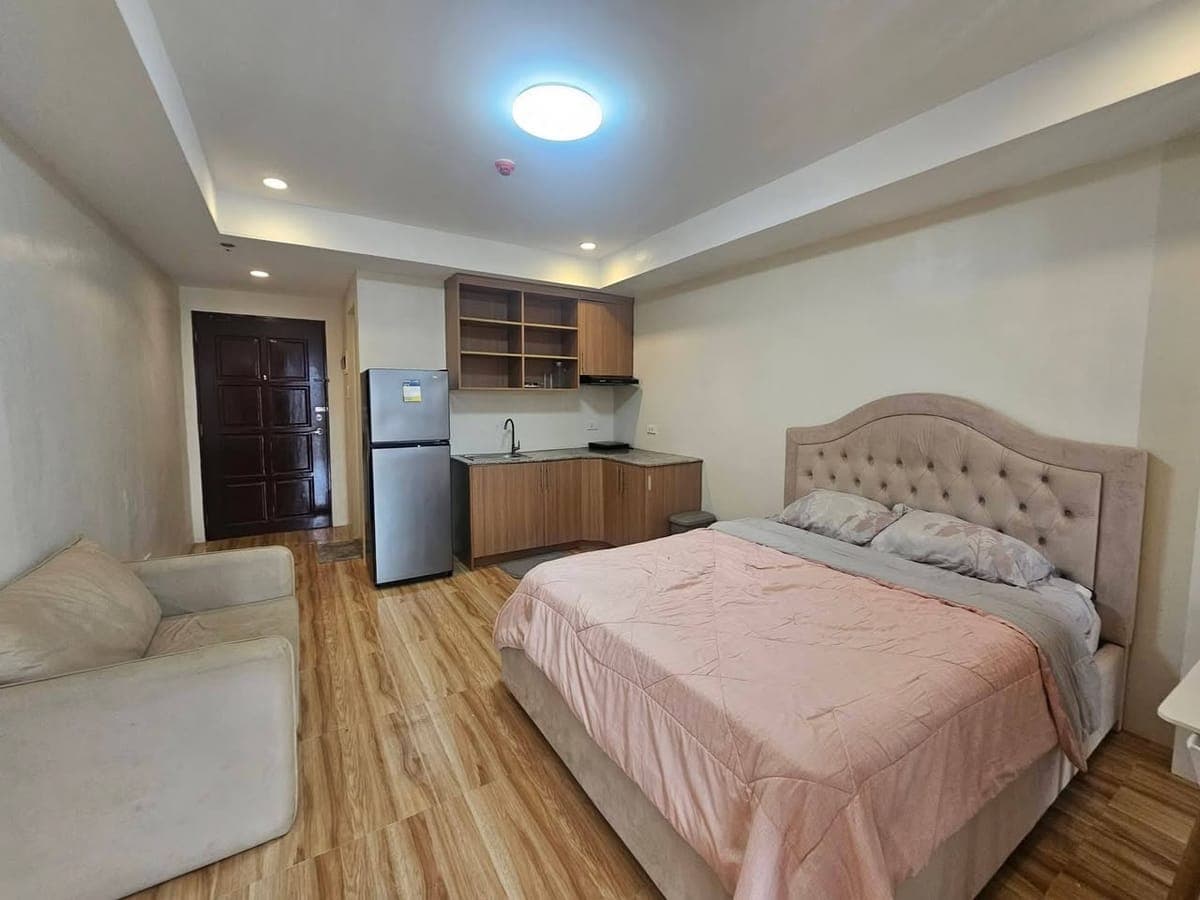 D’ Residential Loft – Studio Unit with Balcony + Exclusive Parking ✨ - photo 5