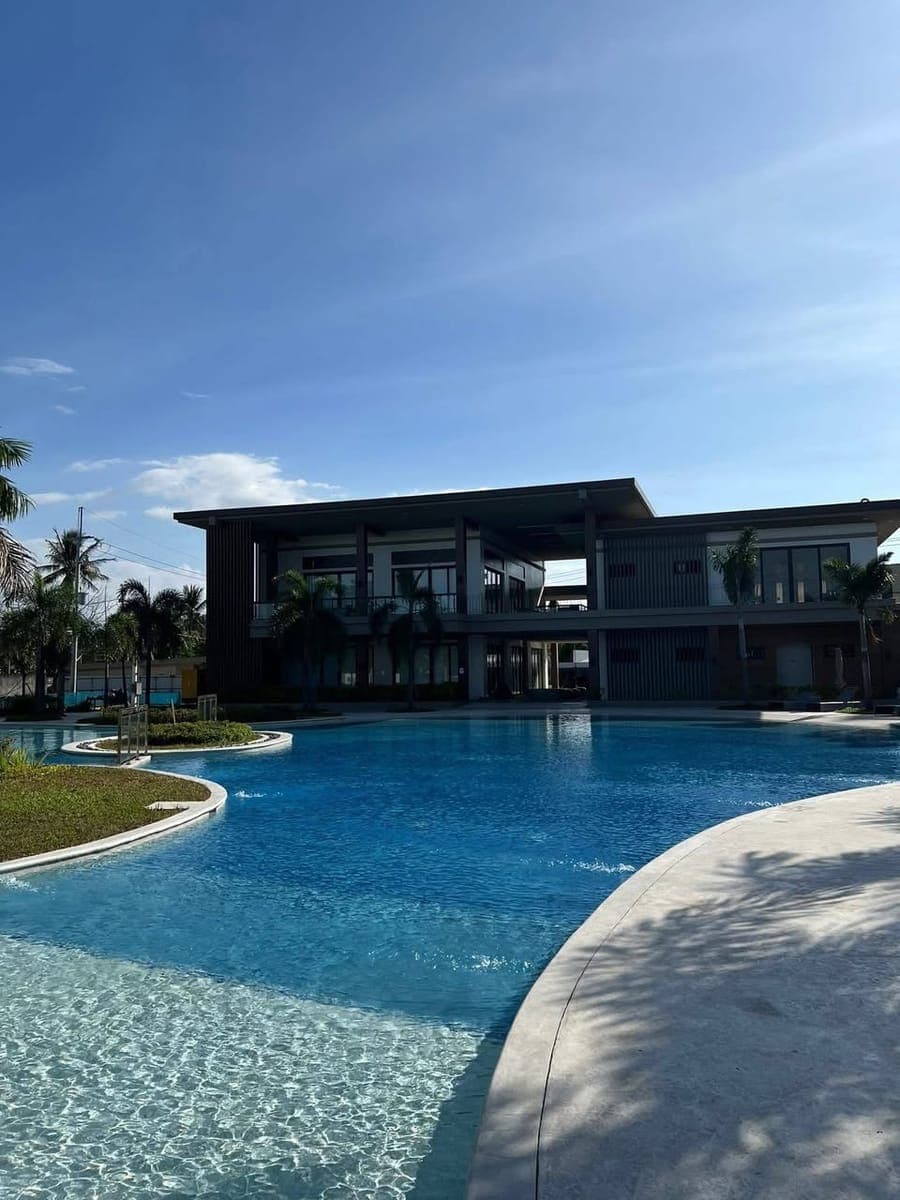 FULLY FURNISHED UNIT STILL AVAILABLE !! - photo 1