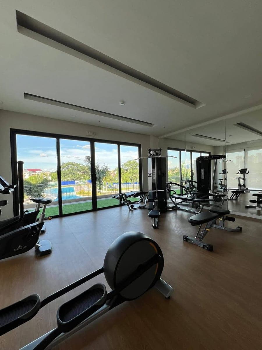 FULLY FURNISHED UNIT STILL AVAILABLE !! - photo 3