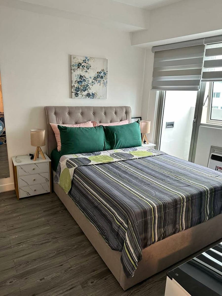 For Lease: 1BR Unit & Parking, The Residences at Commonwealth ‼️ - photo 1