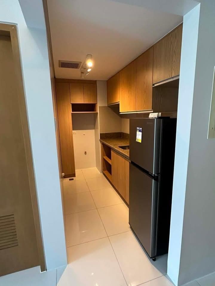 For Lease: 1 Bedroom Unit at Time Square West, BGC - photo 2