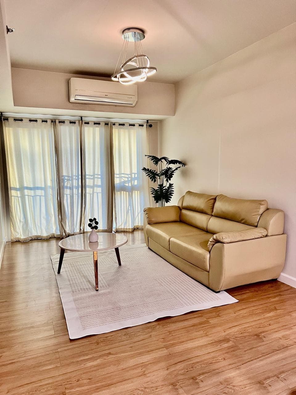 FOR LEASE BGC - photo 1