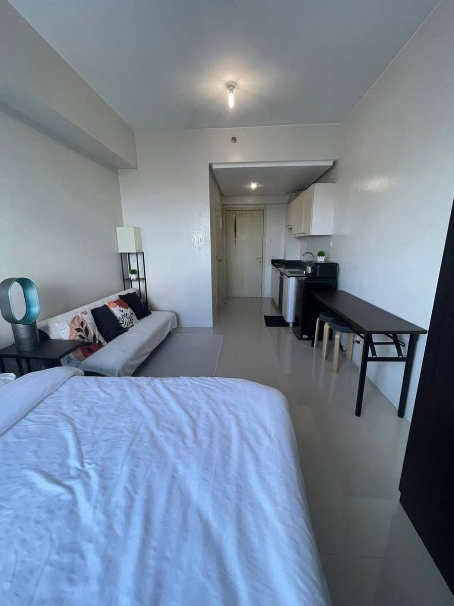 FOR RENT: ₱20,000/month. | Inclusive association dues - photo 4