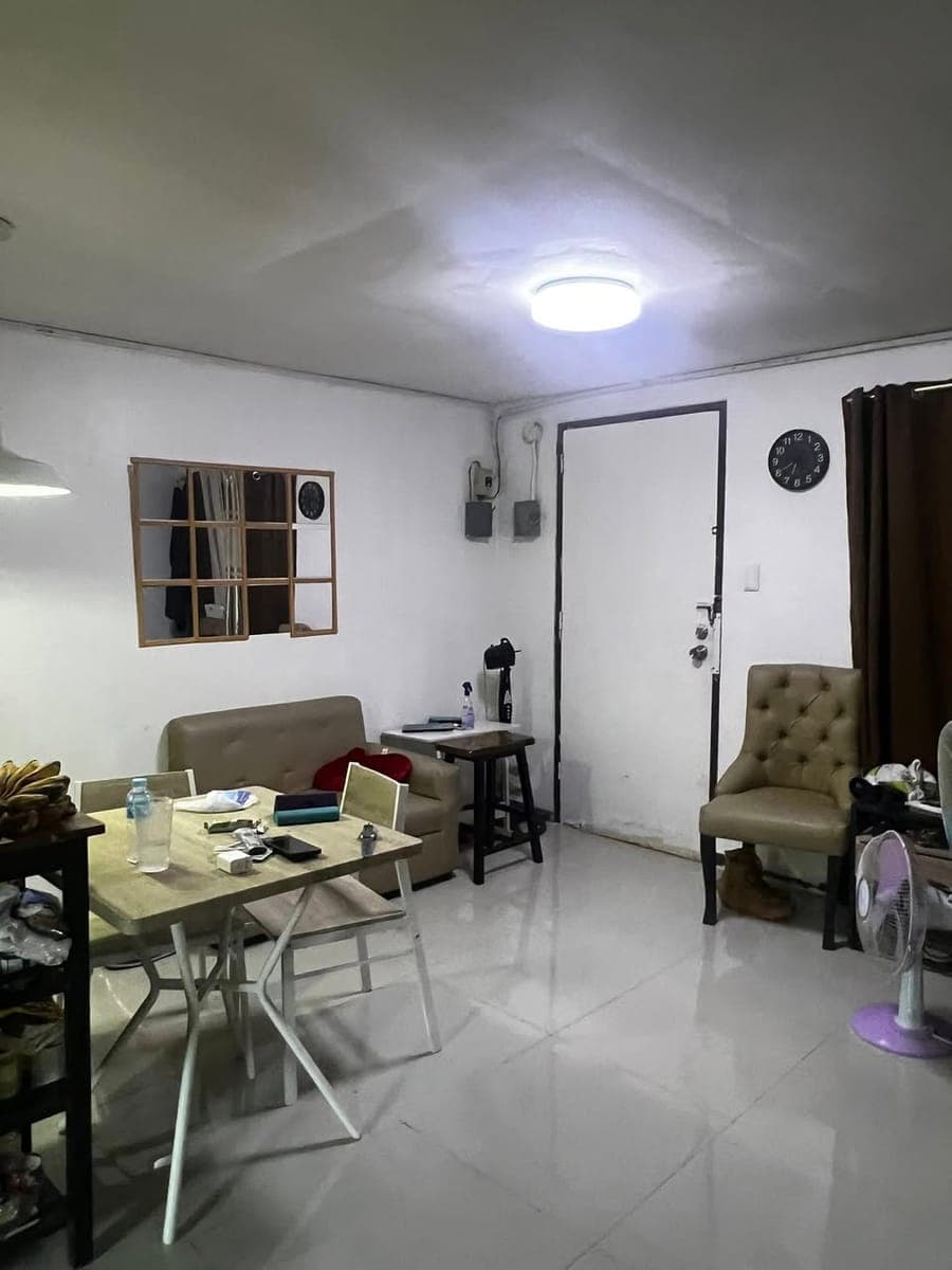 2BR unit for rent with aircon. Newly renovated! - photo 2