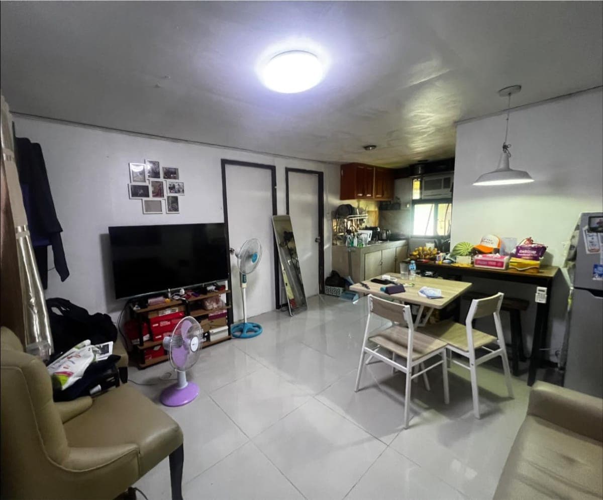2BR unit for rent with aircon. Newly renovated! - photo 1