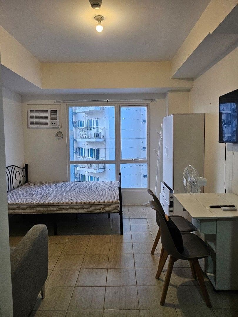 FOR RENT! Updated Photos Fresh Unit: Fully furnished Studio Unit Pioneer Woodlands - photo 1