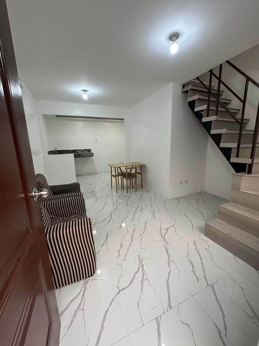 Semi Furnished - House 4 Rent - photo 1