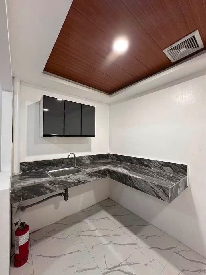 Semi Furnished - House 4 Rent - photo 2