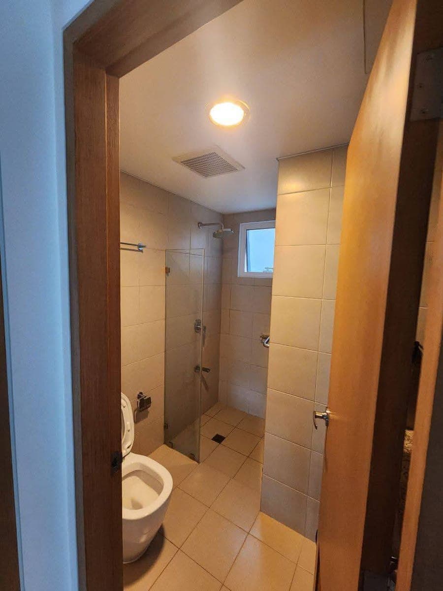 2BR WITH BALCONY FOR LEASE IN BGC - photo 3