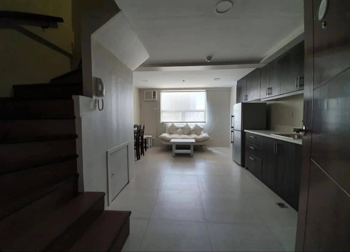 🏙️ Rush Condo for Rent – Gilmore Tower Condo 🏙️ - photo 1