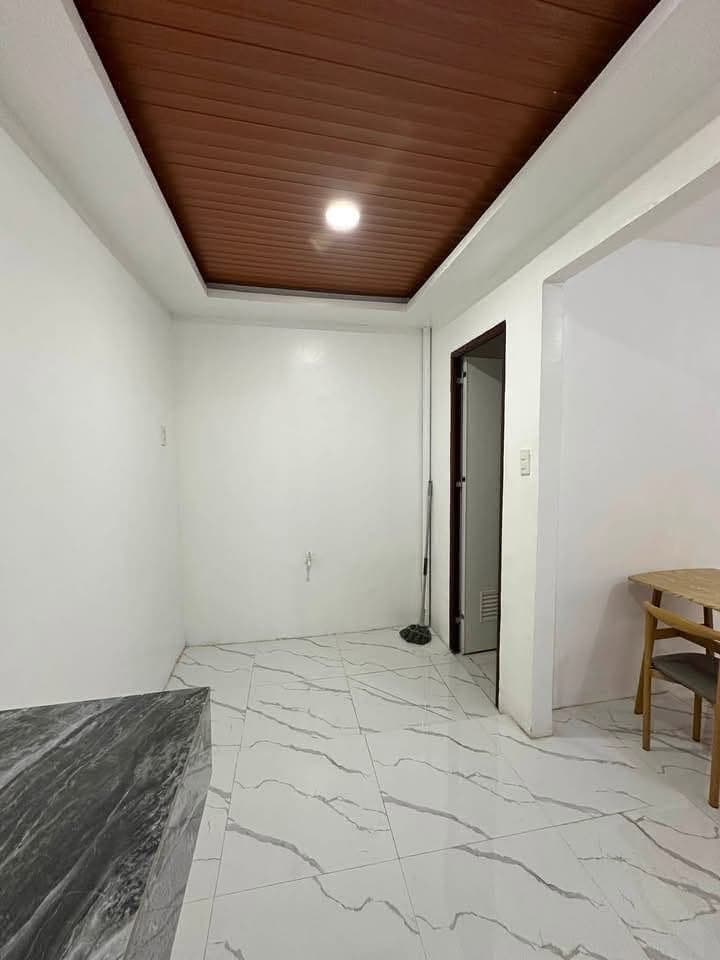 Semi-Furnished  House 4 Rent - photo 1