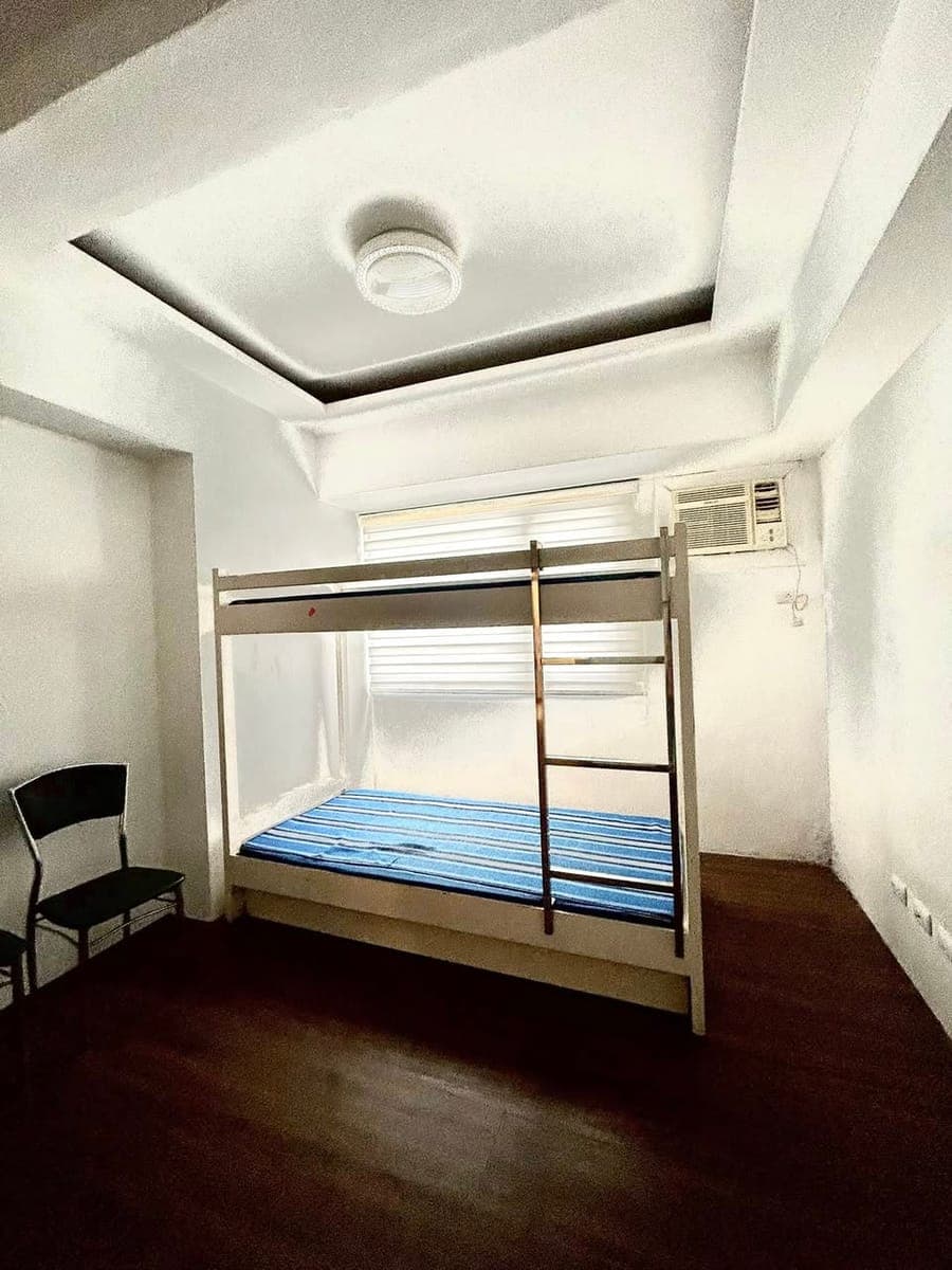For Lease - photo 4
