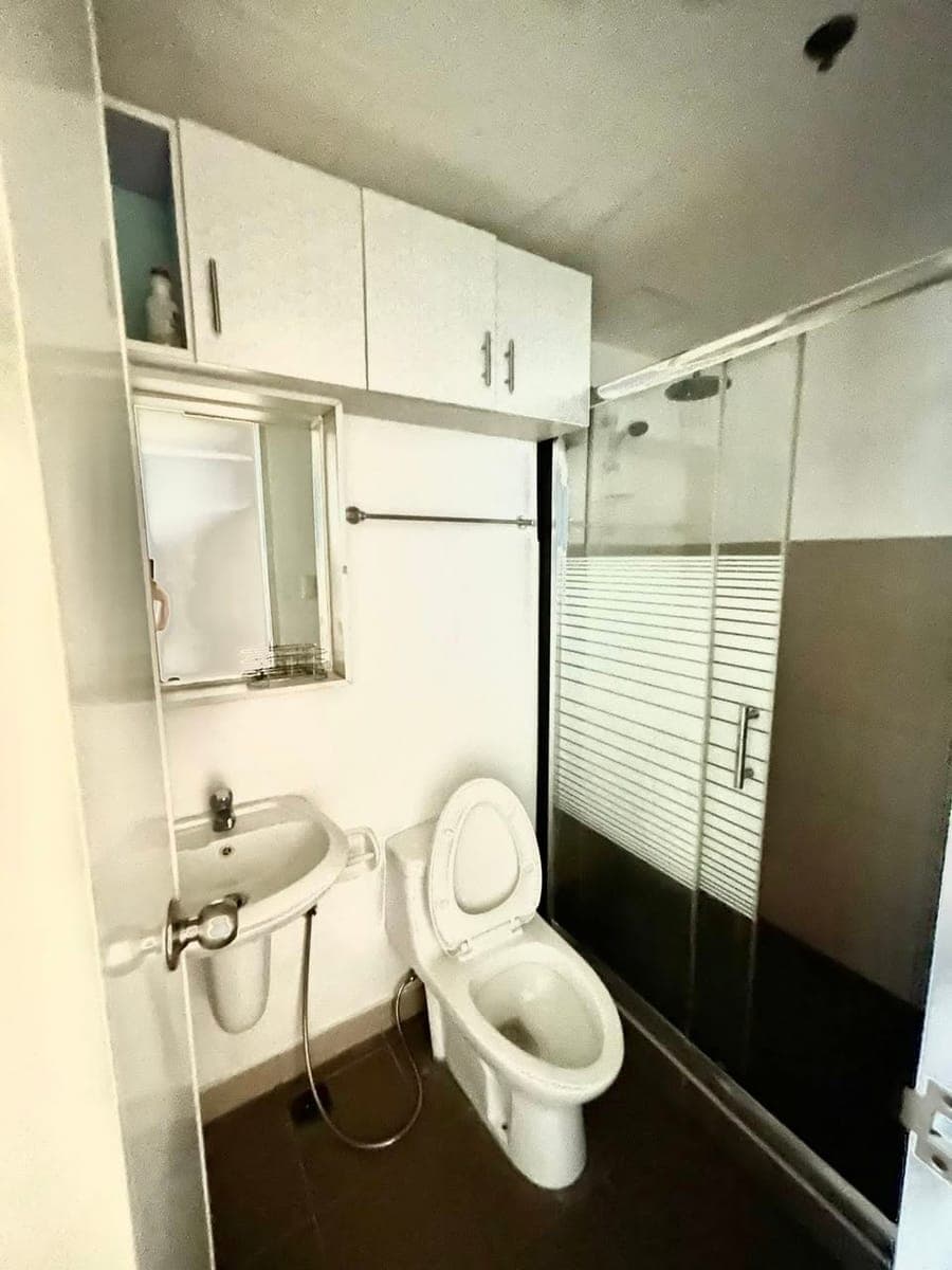 For Lease - photo 5