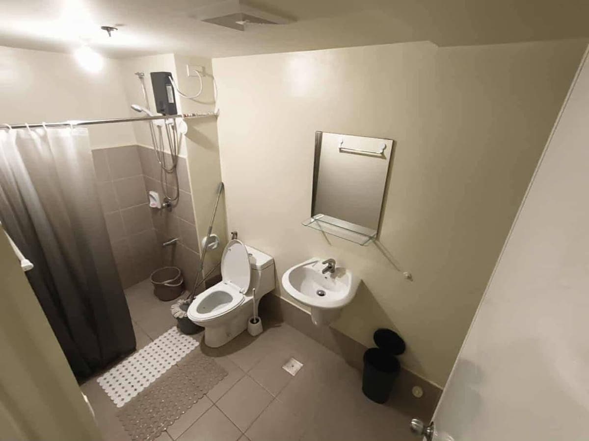 FOR RENT  WALKING DISTANCE TO AYALA MALLS CLOVERLEAF -  12th Floor - photo 4