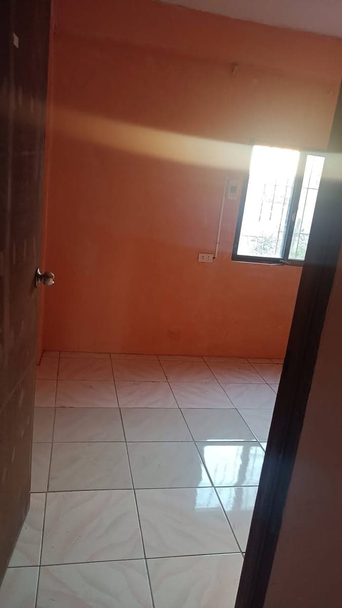 Room 4 Rent North signal baranggay pili street  8k 1 bedroom own meter light and sub meter water 3rd... - photo 2