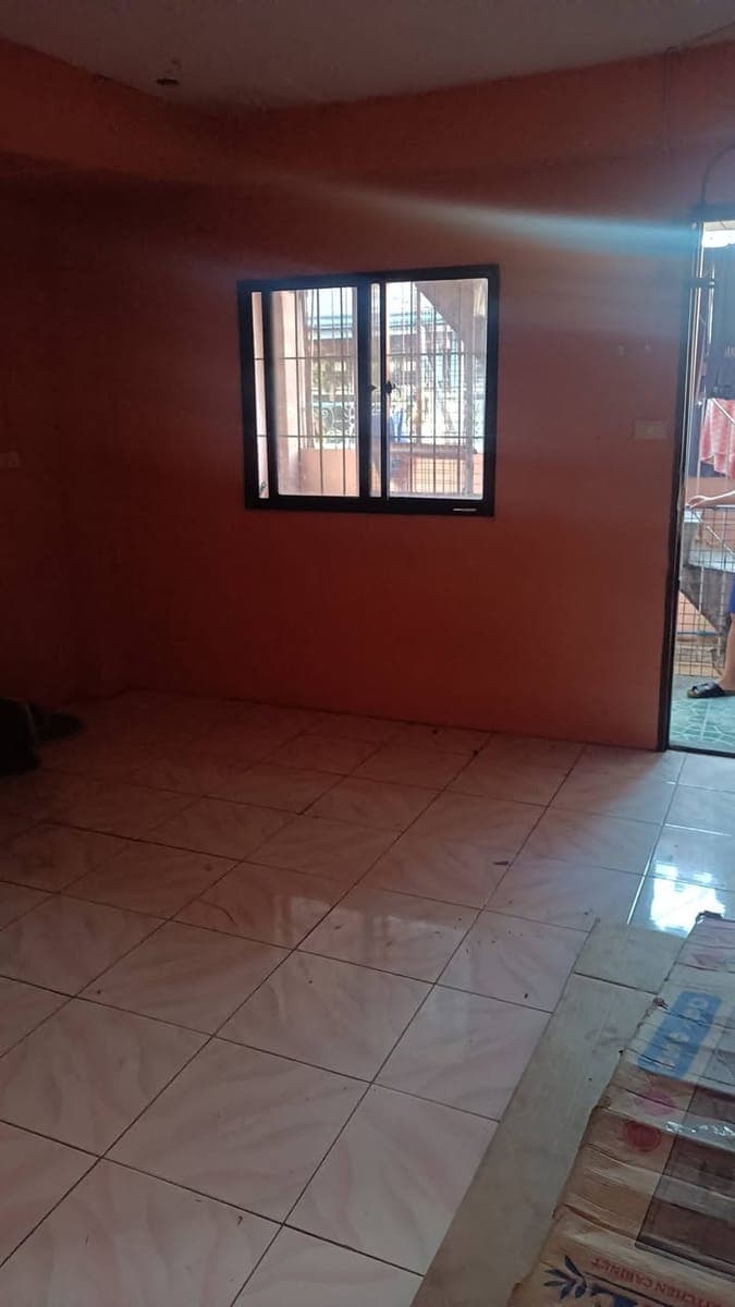 Room 4 Rent North signal baranggay pili street  8k 1 bedroom own meter light and sub meter water 3rd... - photo 5