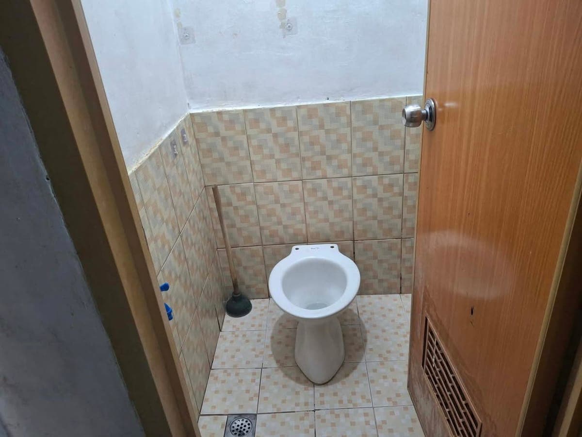 STUDIO-TYPE ROOM FOR RENT - photo 3
