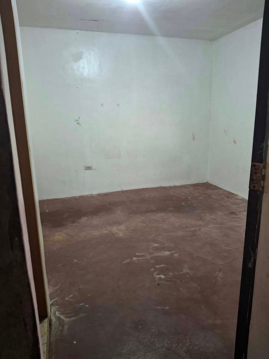 STUDIO-TYPE ROOM FOR RENT - photo 4