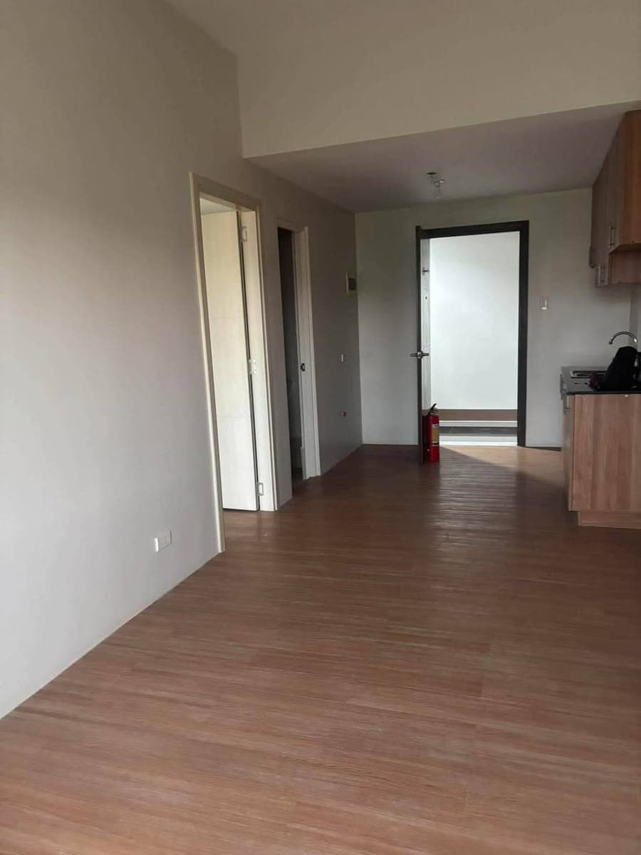 Brand new 1 bedroom condo unit for rent at the loop - photo 4