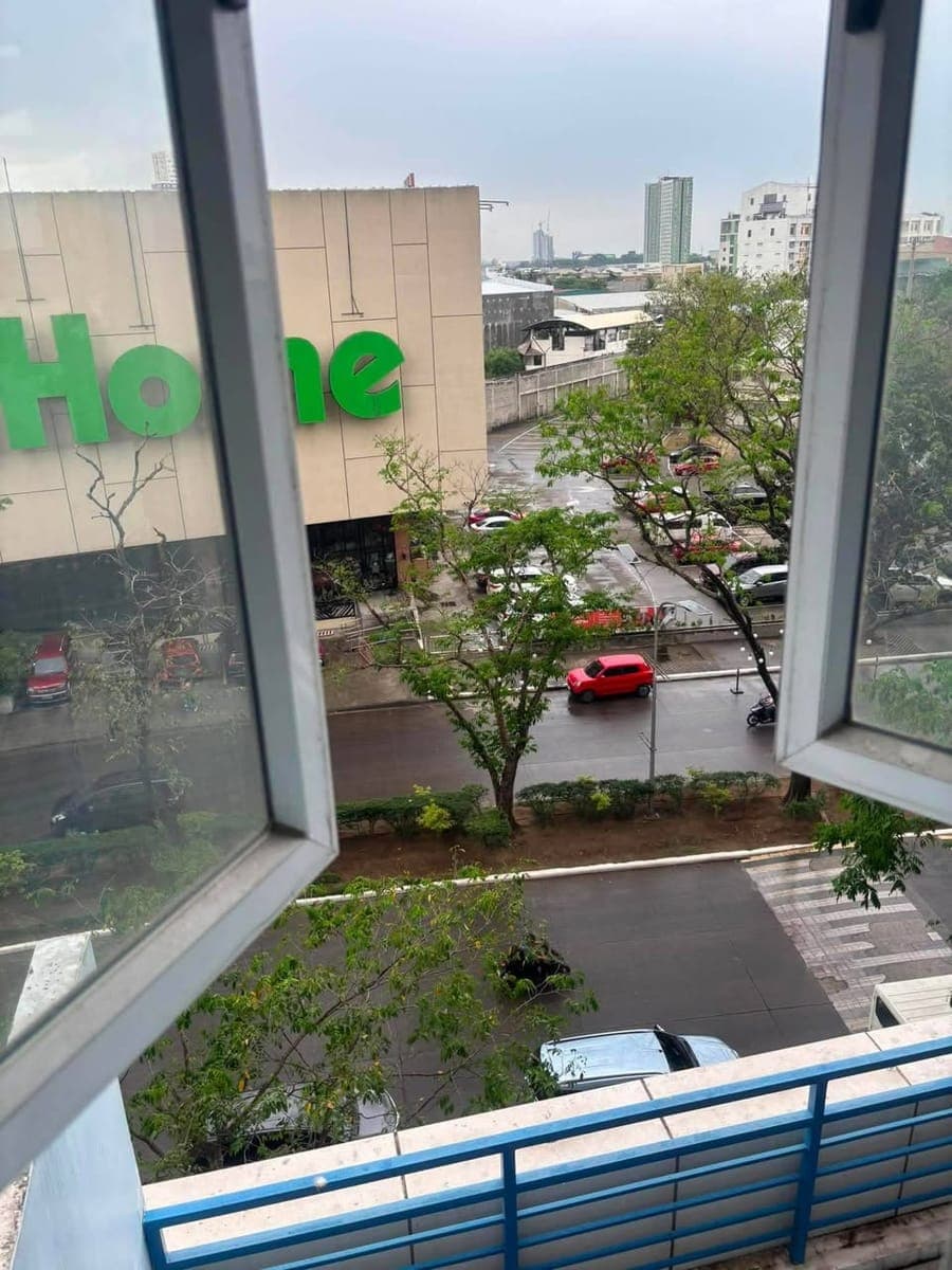 Brand new 1 bedroom condo unit for rent at the loop - photo 5