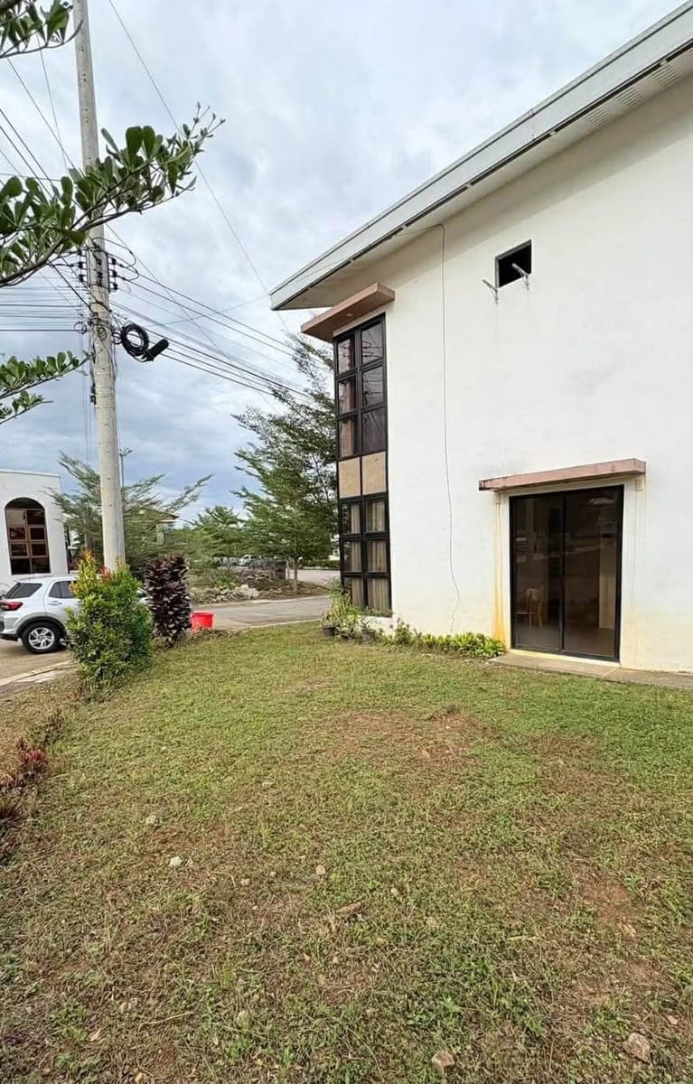 FOR RENT | Ignatius Enclave 1 – Corner Unit - photo 4
