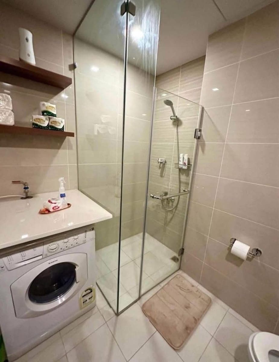 For Lease: 1 Bedroom in One Uptown SW tower BGC, Taguig City (Brand New Inverter ACs) - photo 3