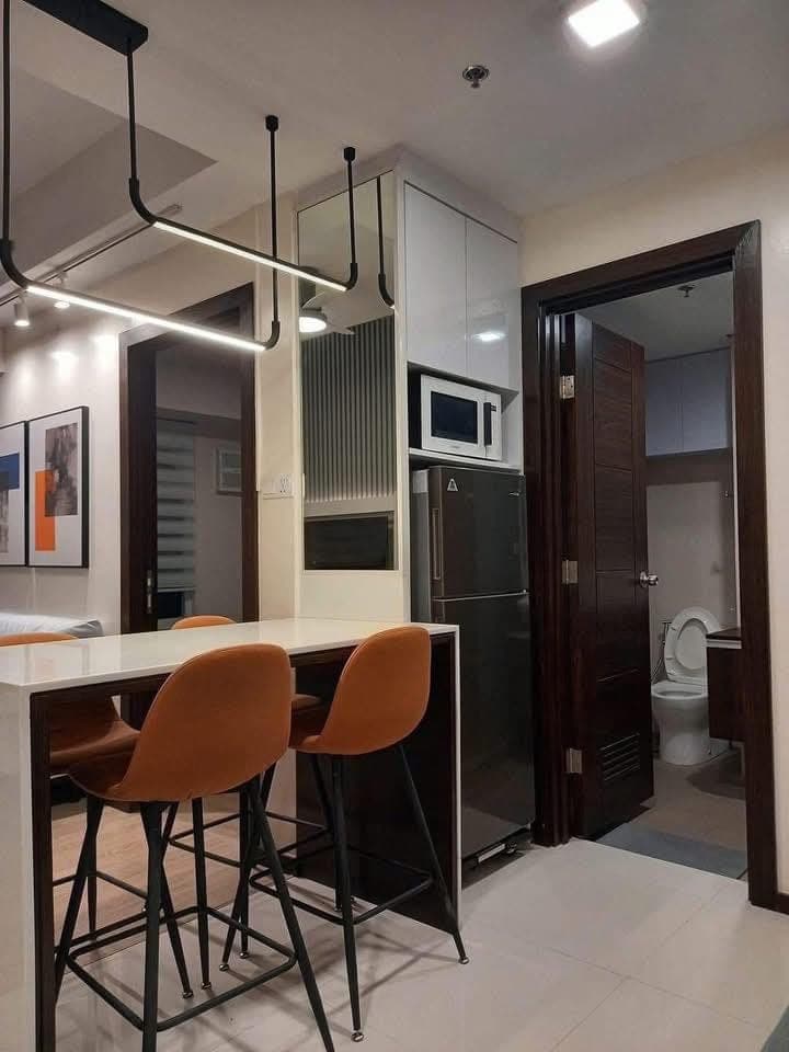 For Lease: Fully furnished 2 Bedrooms in The Trion Tower BGC, Taguig City - photo 1