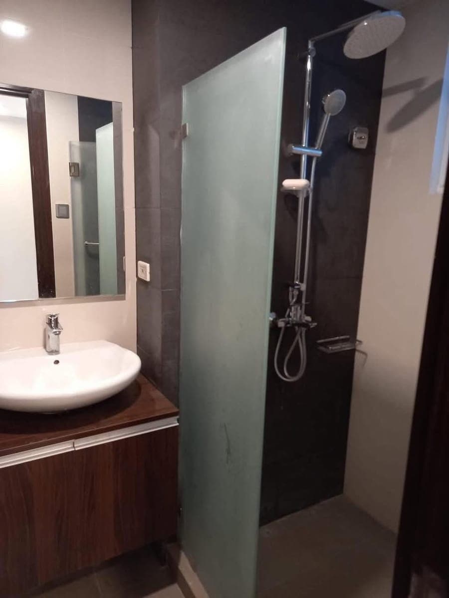 For Lease: Fully furnished 2 Bedrooms in The Trion Tower BGC, Taguig City - photo 4