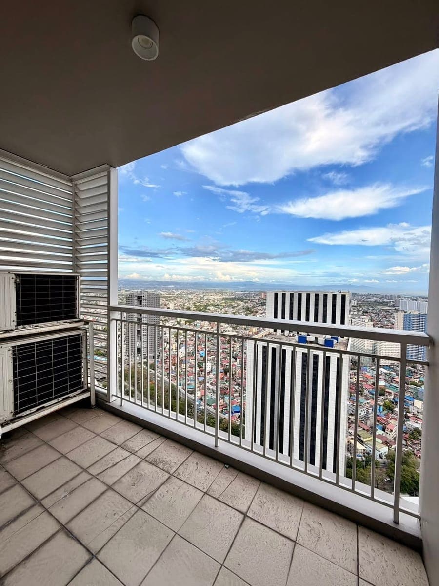 For Lease - photo 1