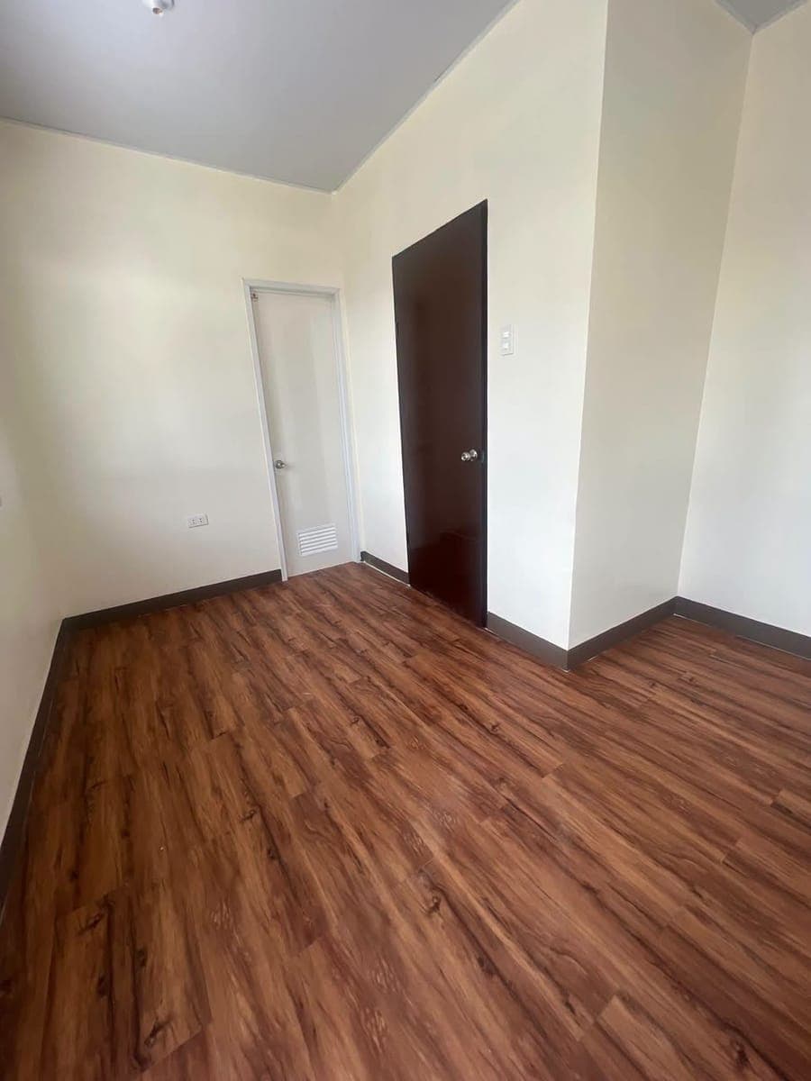 Victors subdivision House for rent - photo 5