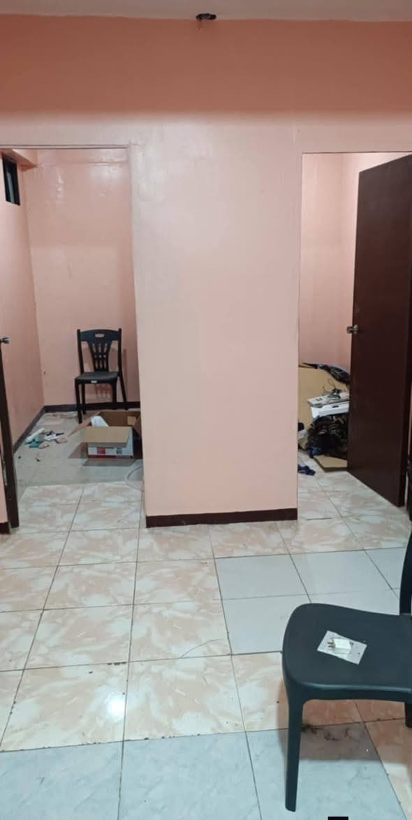 Room 4 rent  2 room  8k own meter Ilan sub meter  tubig  motor parking  8L caramay st brgy katupran - photo 3