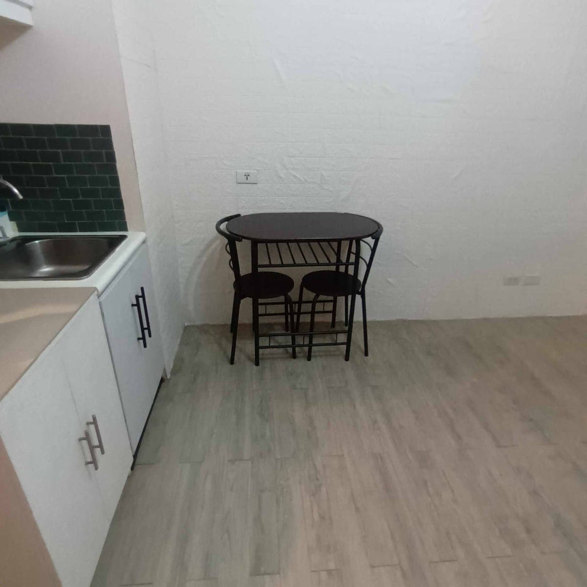 For Rent Studio Unit ( 18.6 sq.meters ) - photo 2