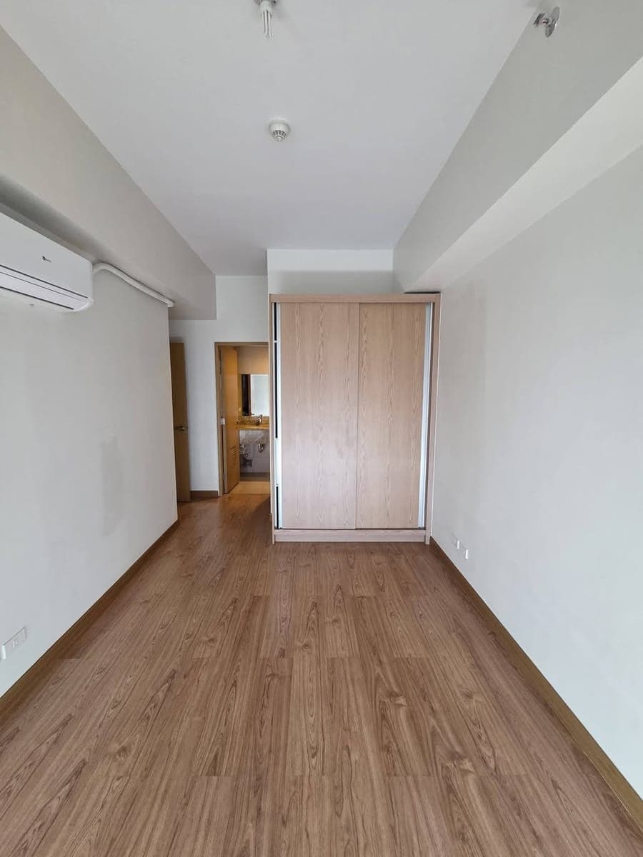 FOR LEASE | 2BR with Parking | Spacious Corner Unit | ₱75,000/Month - photo 5