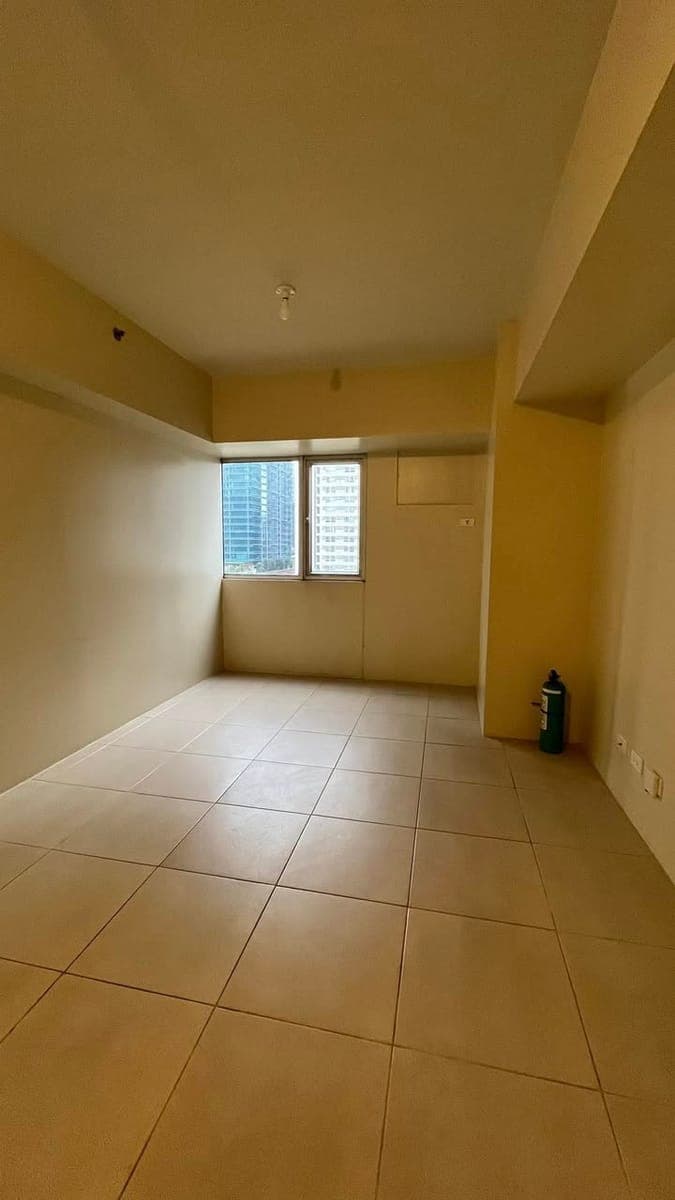 🏙️ FOR RENT — Avida Turf Tower 1 | 5th Floor - photo 1